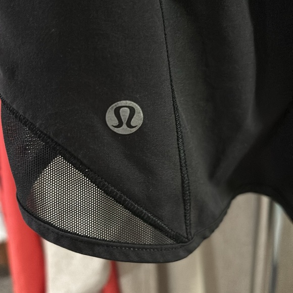 ❌SOLD❌ Lululemon black running shorts with reflective strip - Picture 3 of 7